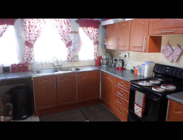 3 BEDROOM HOUSE SOLD IN HESTEAPARK